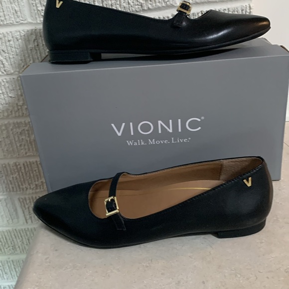 Vionic Shoes - Mary Jane black leather Vionic size 7.5 shoes